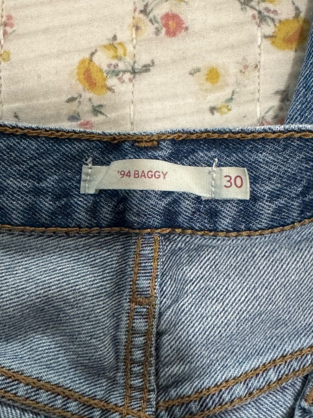 Levi’s 94 Baggy Jeans - Picture 6 of 7